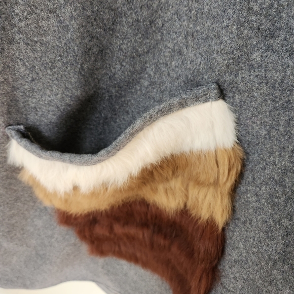 Donni Charm Poncho Wool and Rabbit Fur Cape - Picture 8 of 9